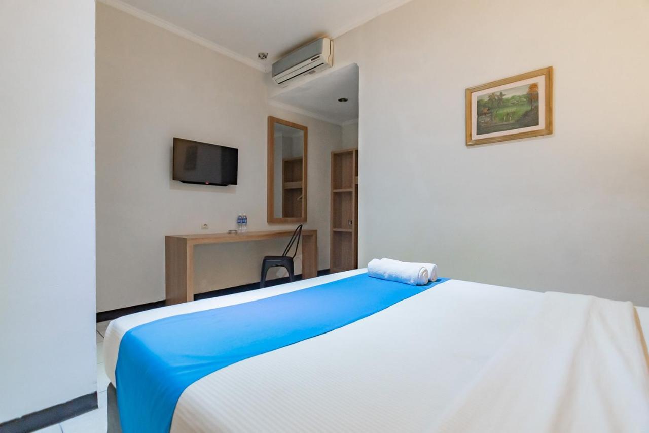 Cihampelas Hotel 2 Mitra Reddoorz Bandung Esterno foto